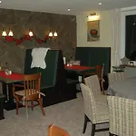 ホテル Hotel-ferienwohnungen Cafe Maarblick