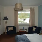 Hotel-ferienwohnungen Cafe Maarblick ホテル シャルケンメーレン