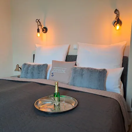 Hotel-ferienwohnungen Cafe Maarblick 汉格莫仁