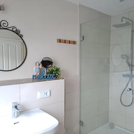 Hotel-ferienwohnungen Cafe Maarblick شالكينميهرين