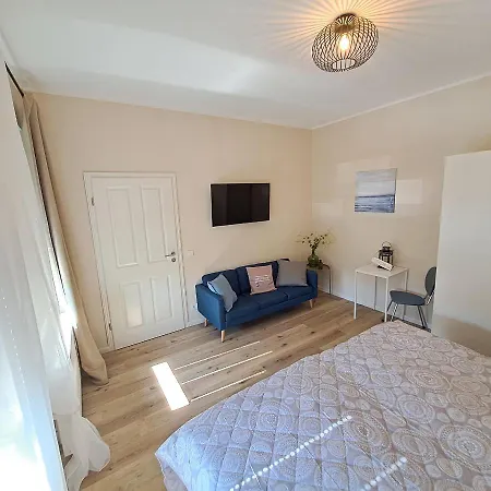 Hotel-ferienwohnungen Cafe Maarblick 酒店 汉格莫仁