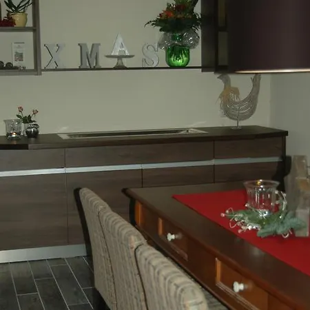 Hotel-ferienwohnungen Cafe Maarblick 酒店 3*