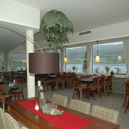 Hotel-ferienwohnungen Cafe Maarblick 汉格莫仁