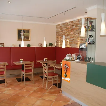 Hotel-ferienwohnungen Cafe Maarblick 酒店