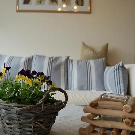 Hotel-ferienwohnungen Cafe Maarblick