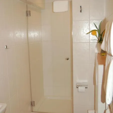 Hotel-ferienwohnungen Cafe Maarblick 3* Schalkenmehren