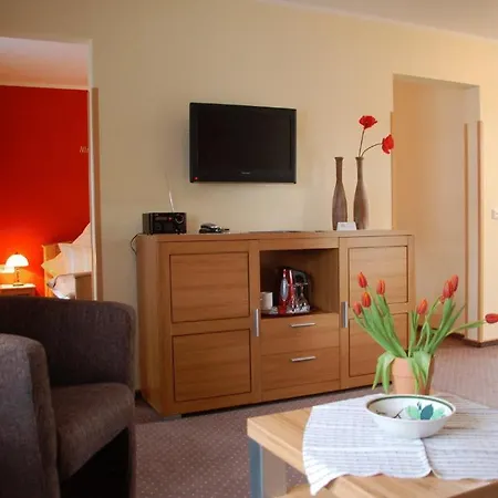 Hotel-ferienwohnungen Cafe Maarblick 酒店 3*