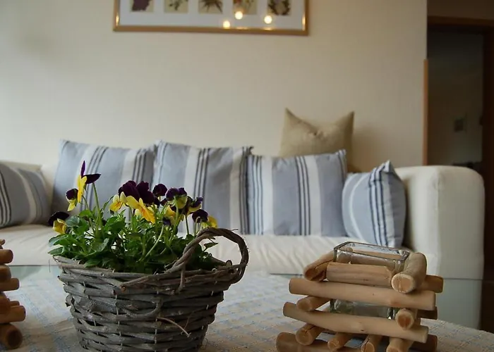 Hotel-ferienwohnungen Cafe Maarblick