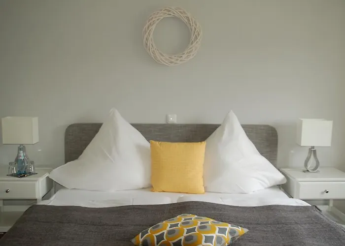 Hotel-ferienwohnungen Cafe Maarblick Отель