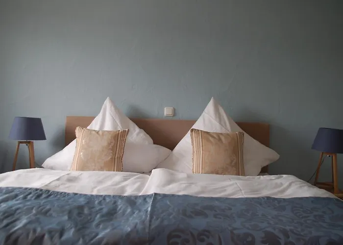 Hotel-ferienwohnungen Cafe Maarblick 3*